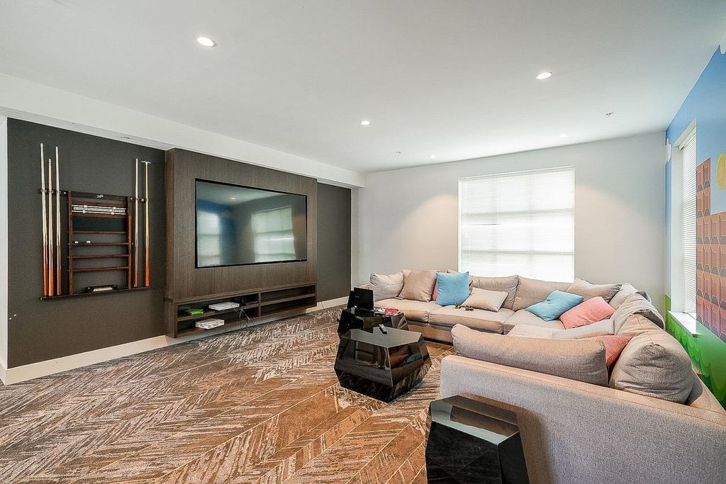 listing image 1100173358717234572