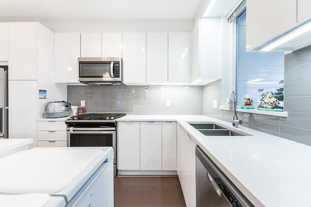 listing image 1107811195559274614