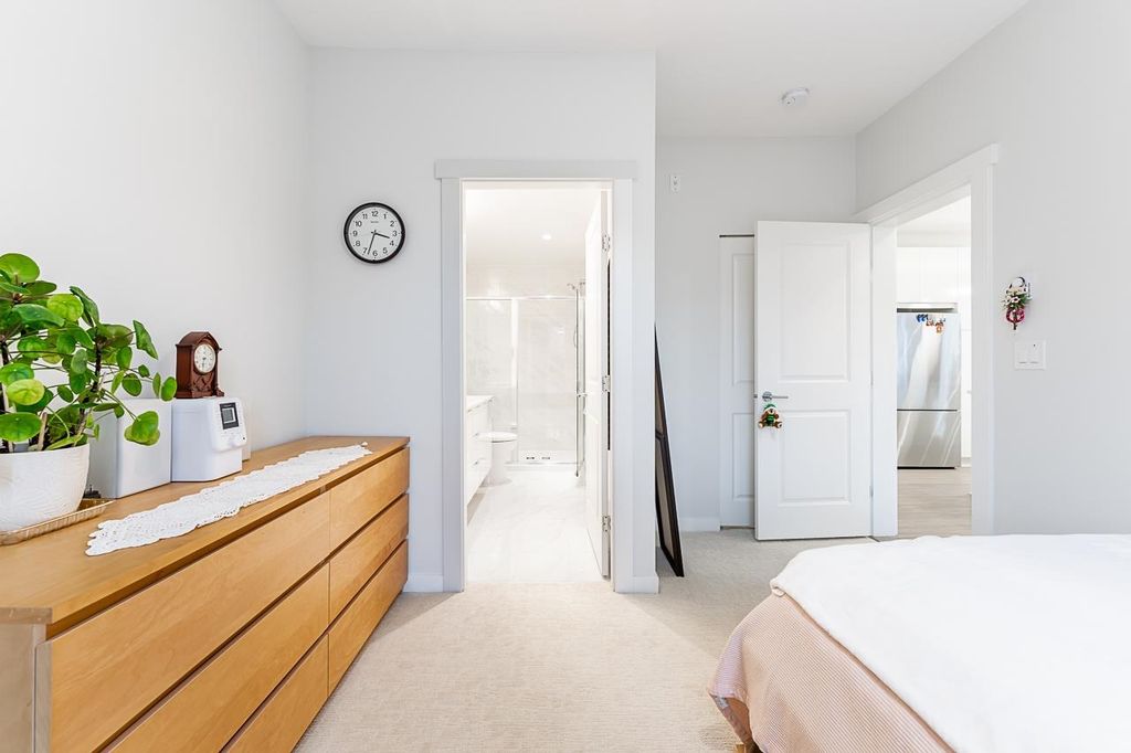 listing image 1107557686061642096