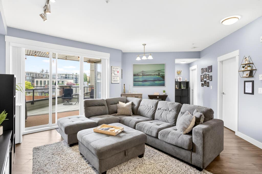 Photo of 1975 Mccallum Road #215, Abbotsford, BC V2S 3N3 (MLS # R3147254)