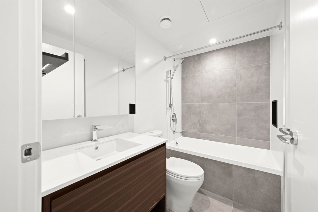 listing image 1104952130041436406