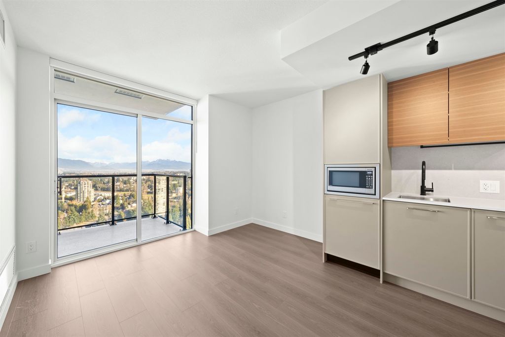 listing image 1102272158765356797