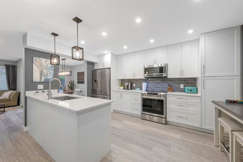 469 Carlsen Place Port Moody BC V3H 4A1