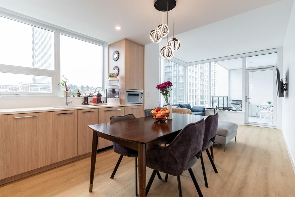 listing image 1107103876080743801
