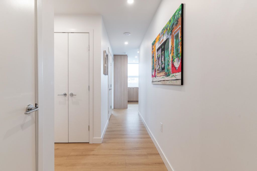 listing image 1109422161633387632