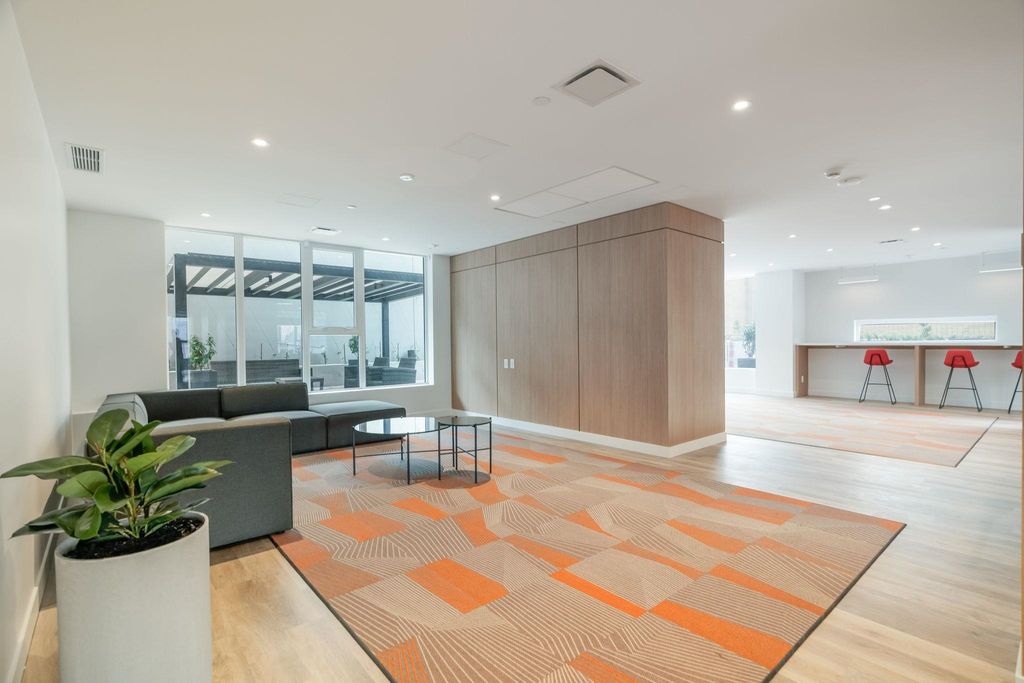 listing image 1107856603003648187