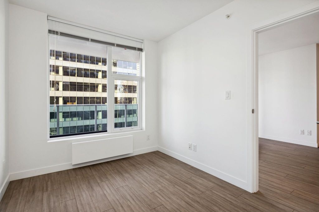 listing image 1109872940246694537