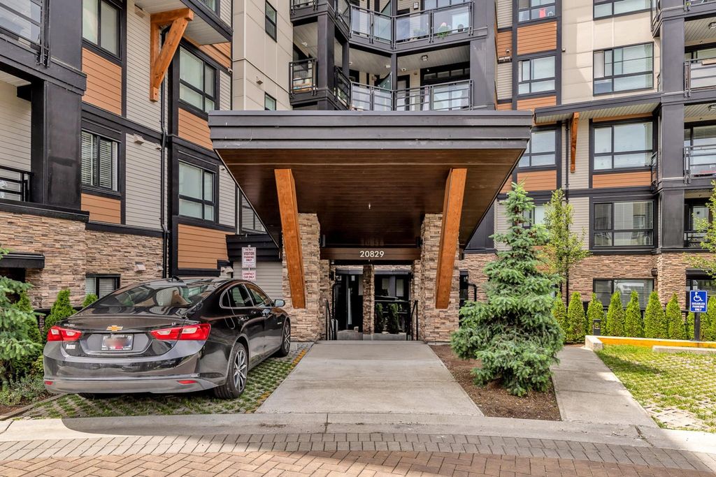Photo of 20829 77a Avenue #217, Langley, BC V2Y 0Y5 (MLS # R3140853)