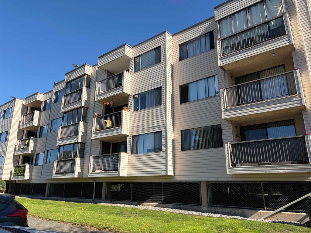 Photo of 32733 Broadway East Street #307, Abbotsford, BC V2T 4M9 (MLS # R3178151)