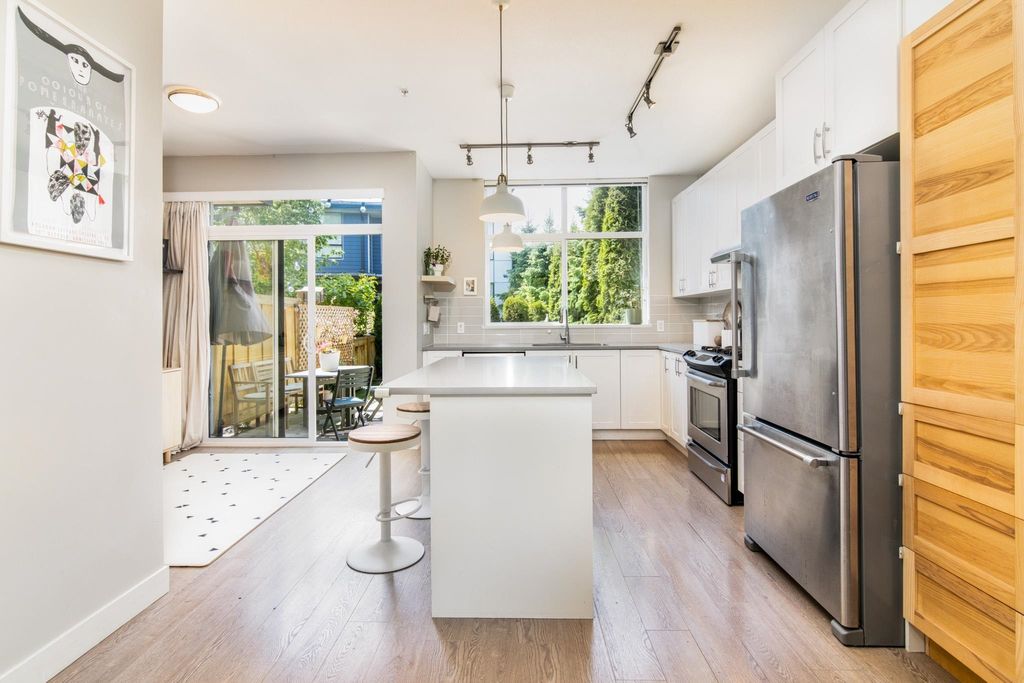 listing image 1101305394107356466