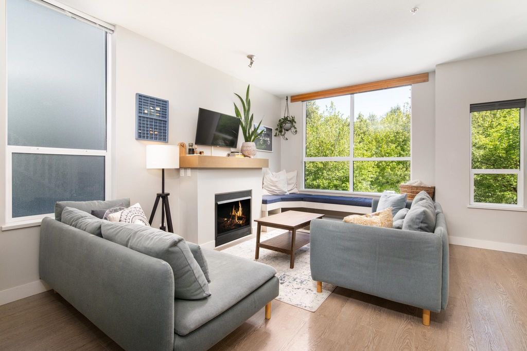 listing image 1108324394605764820