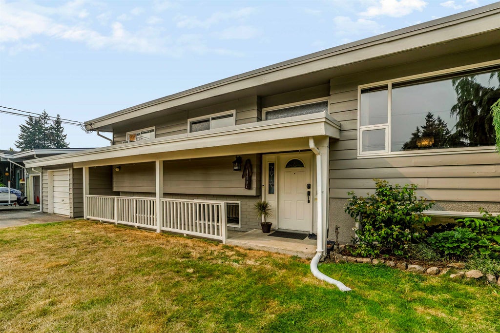 Photo of 32137 Debreen Crescent, Abbotsford, BC V2T 1H1 (MLS # R3152182)