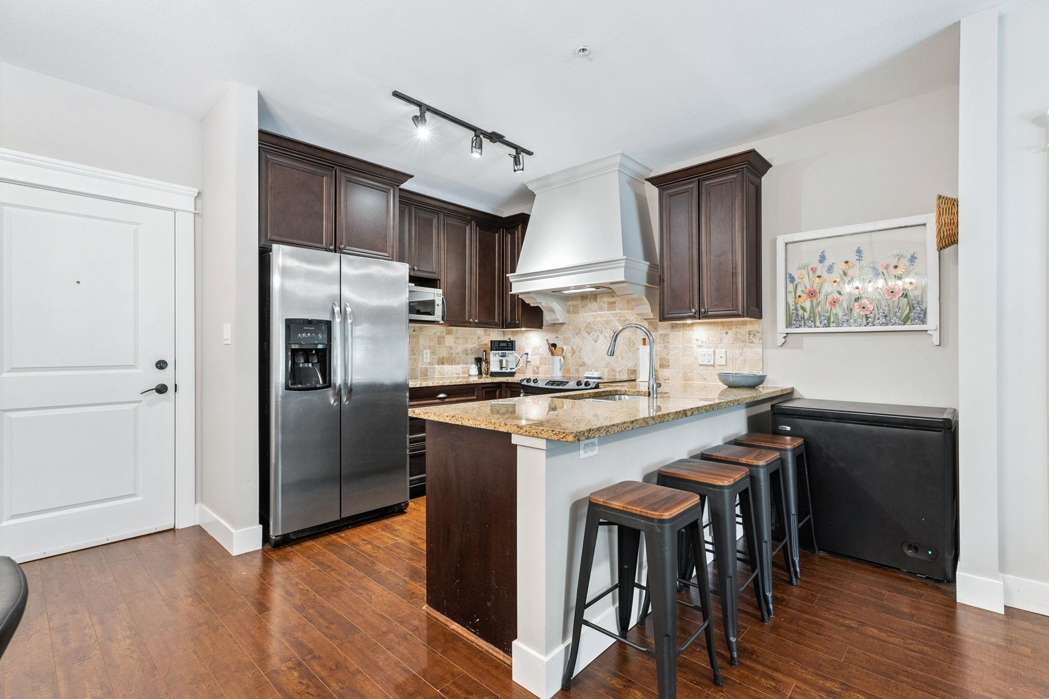 19530 65 Avenue 202