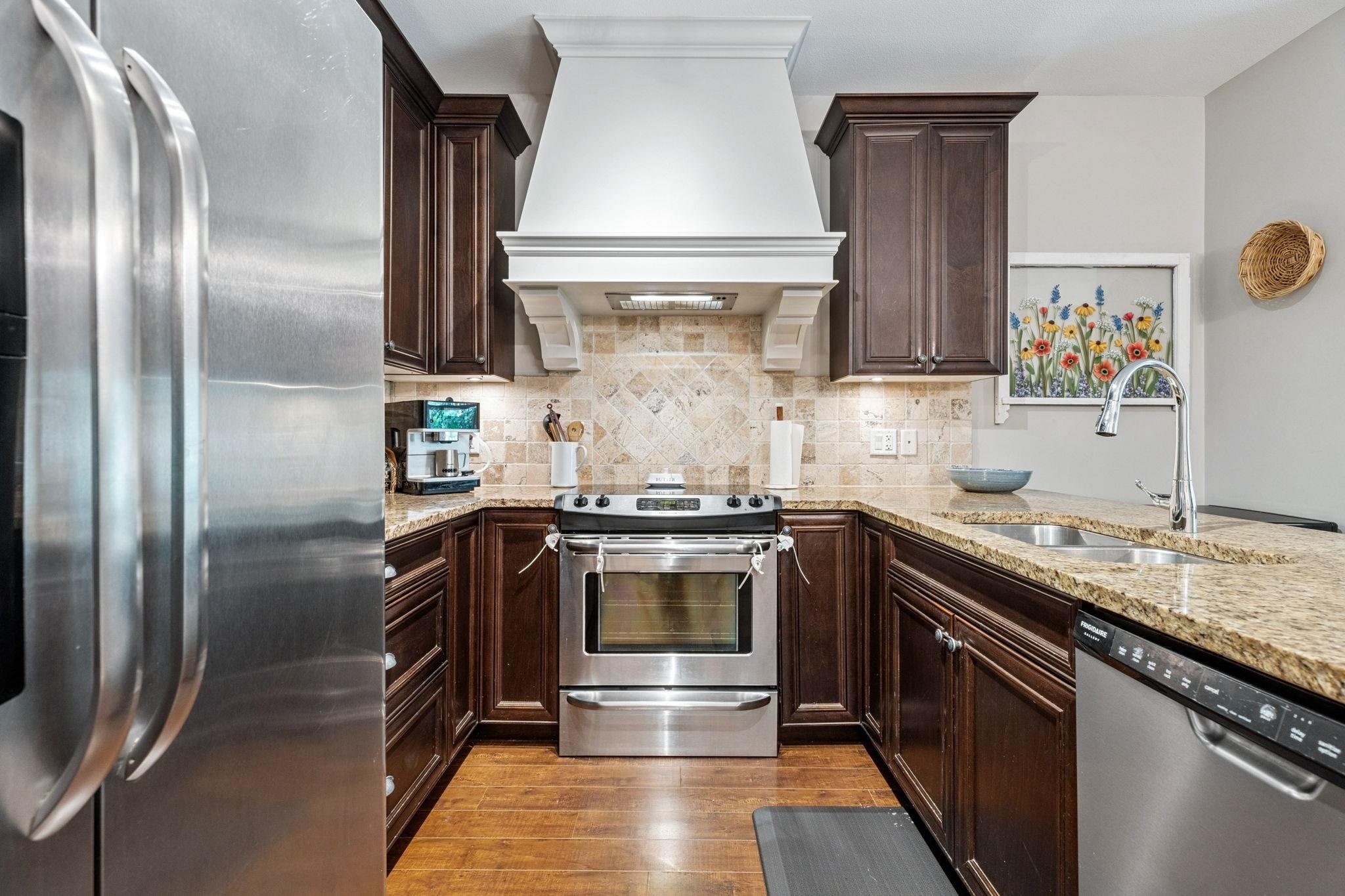 19530 65 Avenue 202