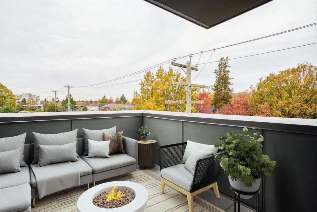 listing image 1106405550634130240