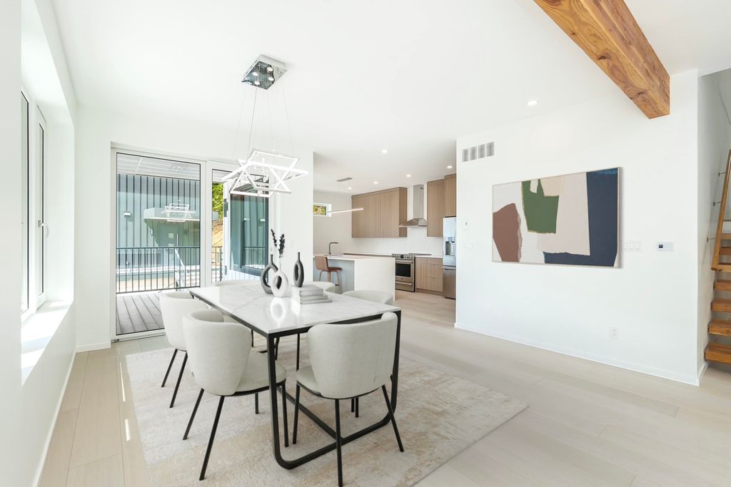 listing image 1104439229967444704