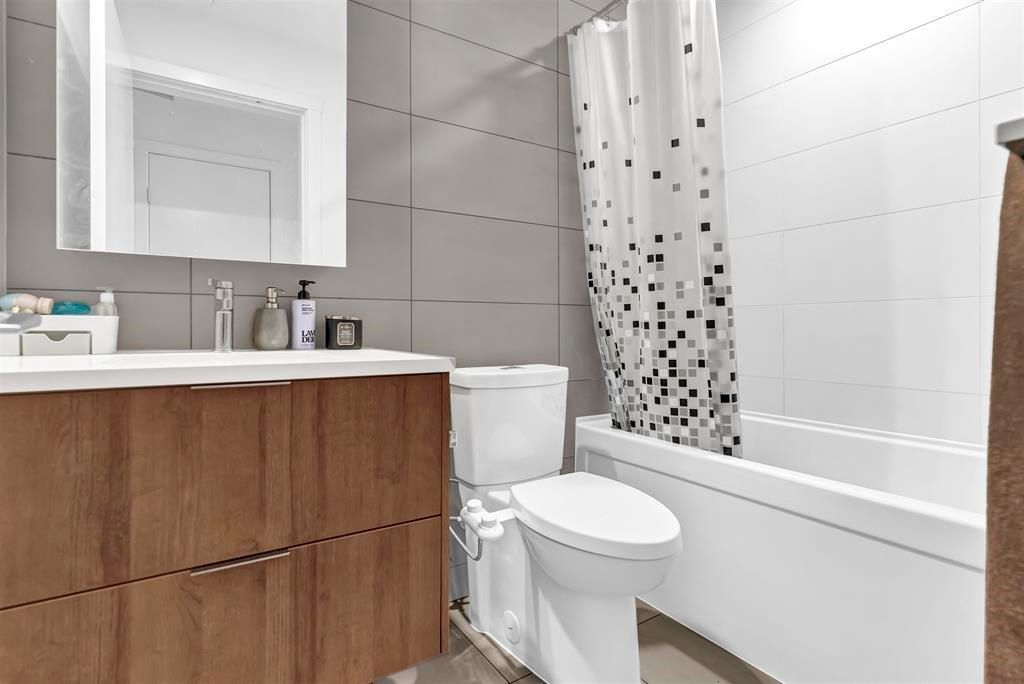 listing image 1108776480714996368