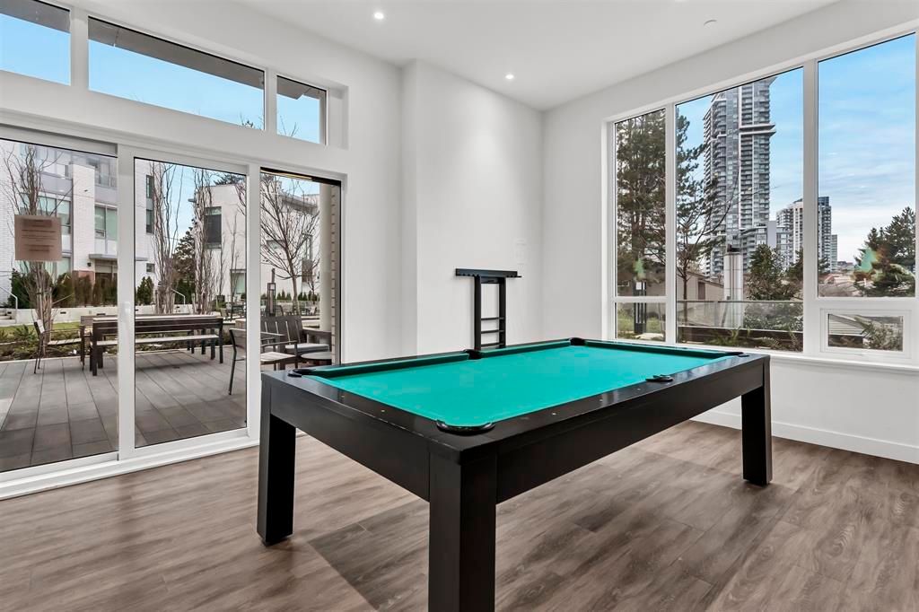 listing image 1106688418959610912