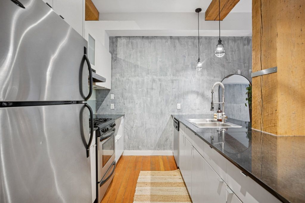 listing image 1107201390060440972