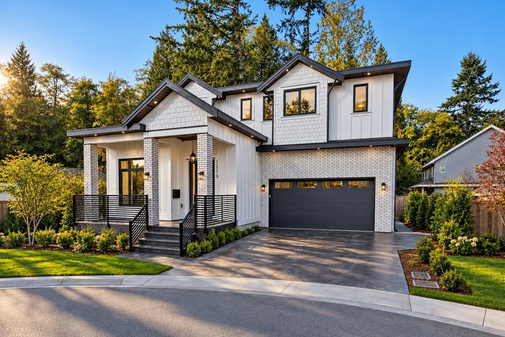 Photo of 13919 64a Avenue, Surrey, BC V3W 1Y7 (MLS # R3175064)