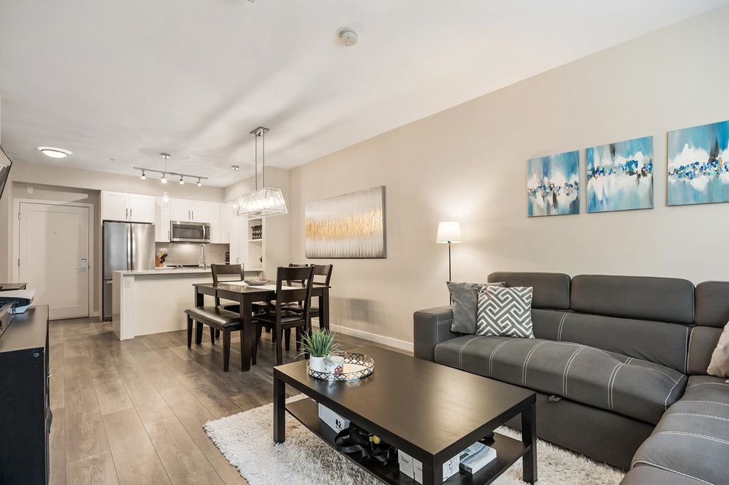 listing image 1109757132837182760