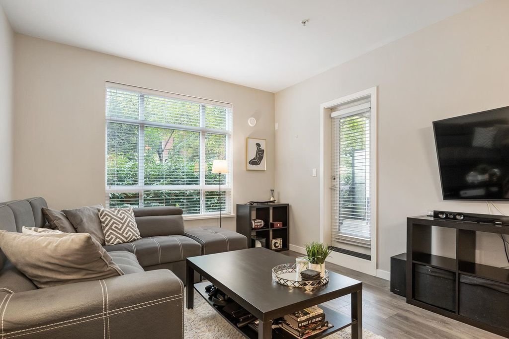 listing image 1101425442919496570