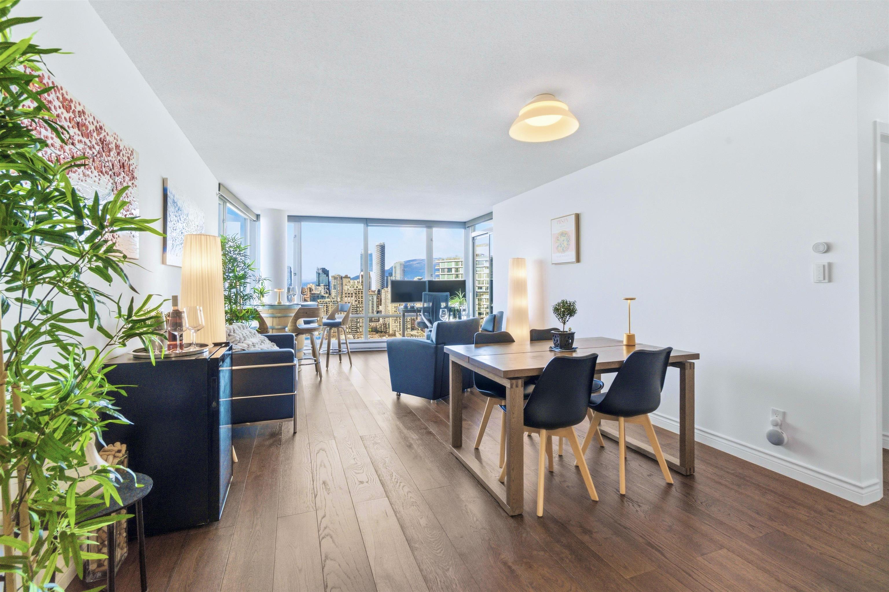 1033 Marinaside Crescent 3608