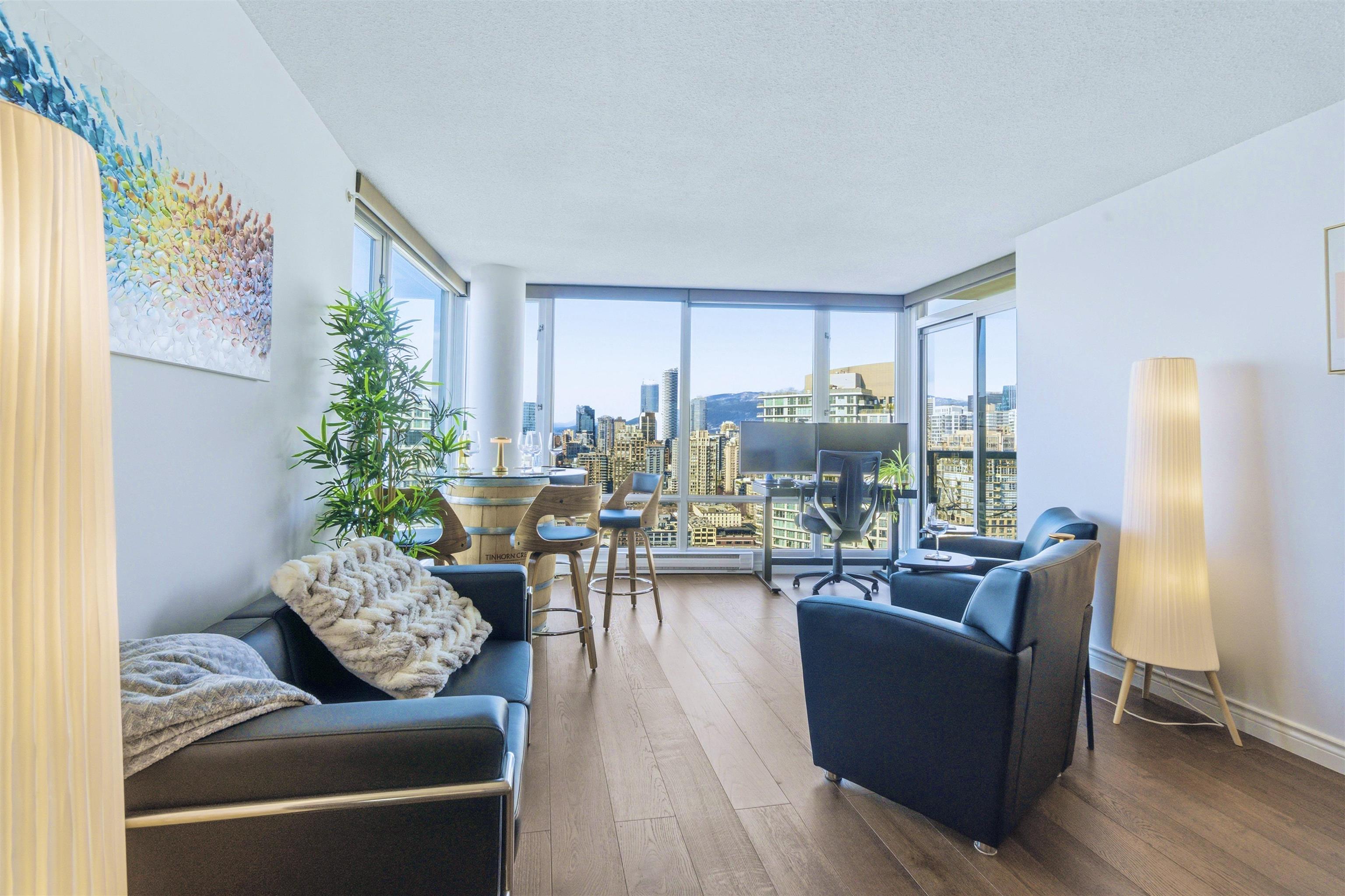 1033 Marinaside Crescent 3608