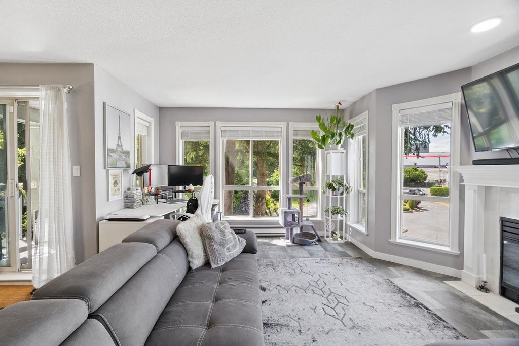 Photo of 2575 Ware Street #311, Abbotsford, BC V2S 3E2 (MLS # R3128234)