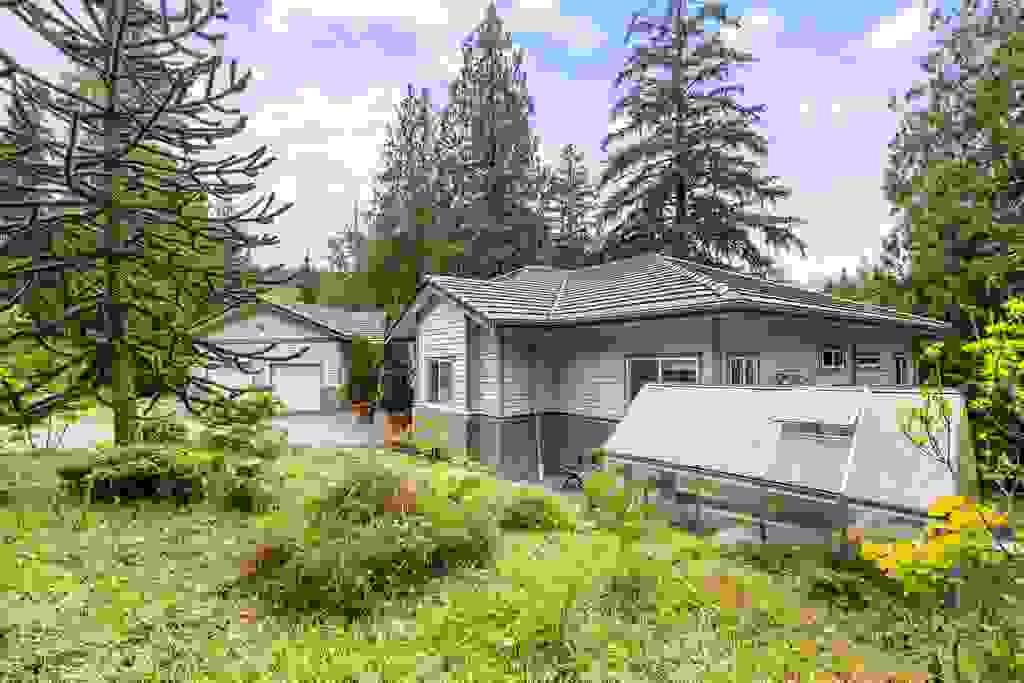 Photo of 26350 Trethewey Crescent, Maple Ridge, BC V2W 1A5 (MLS # R3144075)