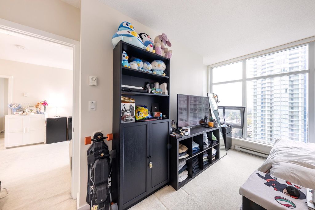 listing image 1100949826644010355