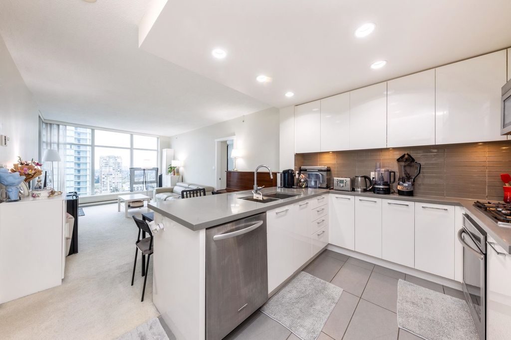 listing image 1105154072706540994