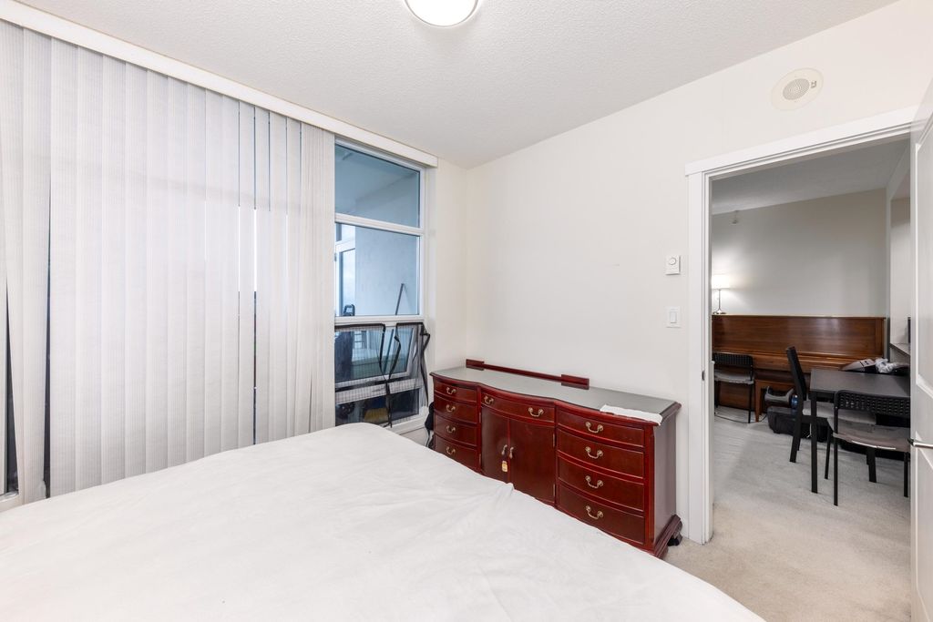 listing image 1103512932291917811