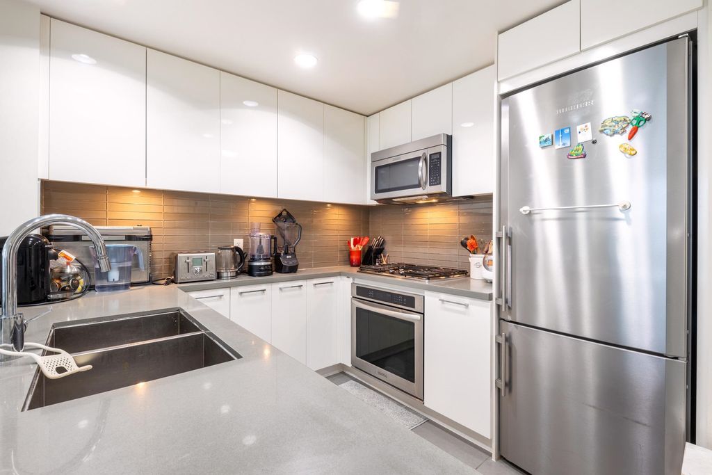listing image 1106893724962412817