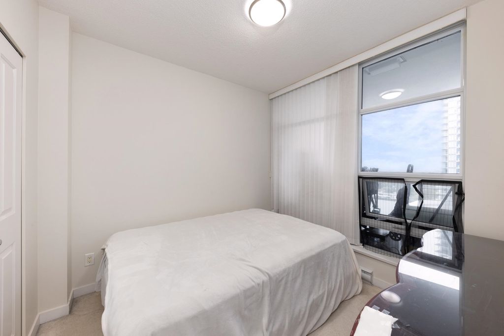 listing image 1102810696719031805