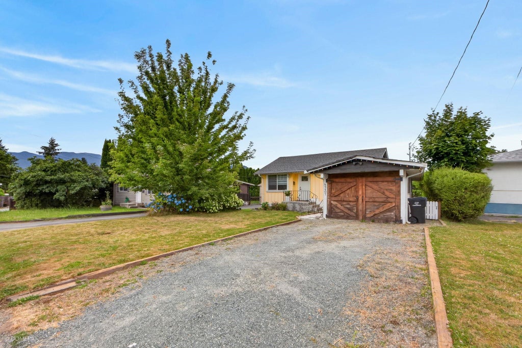 Photo of 45407 Wellington Avenue, Chilliwack, BC V2P 2G2 (MLS # R3146205)