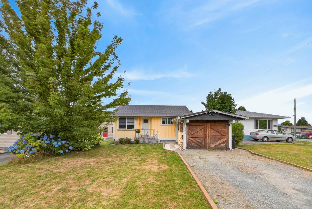 Photo of 45407 Wellington Avenue, Chilliwack, BC V2P 2G2 (MLS # R3146205)