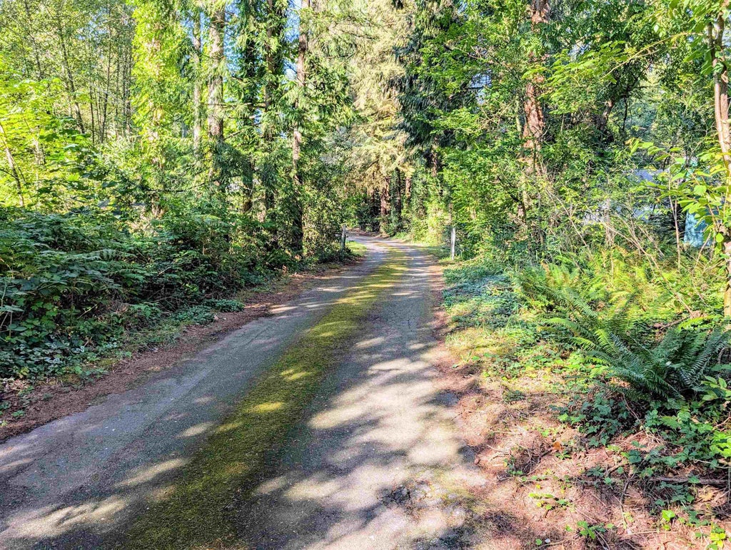 Photo of 23463 Dogwood Avenue, Maple Ridge, BC V2X 4S4 (MLS # R3134476)