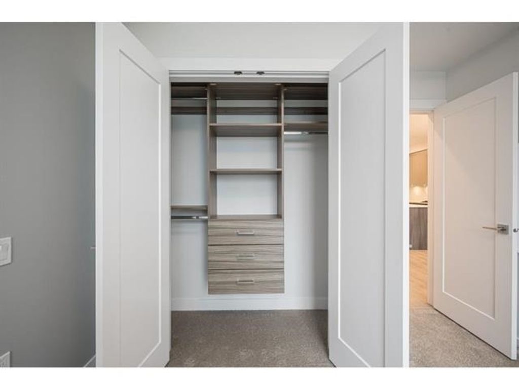 listing image 1107471449419087352