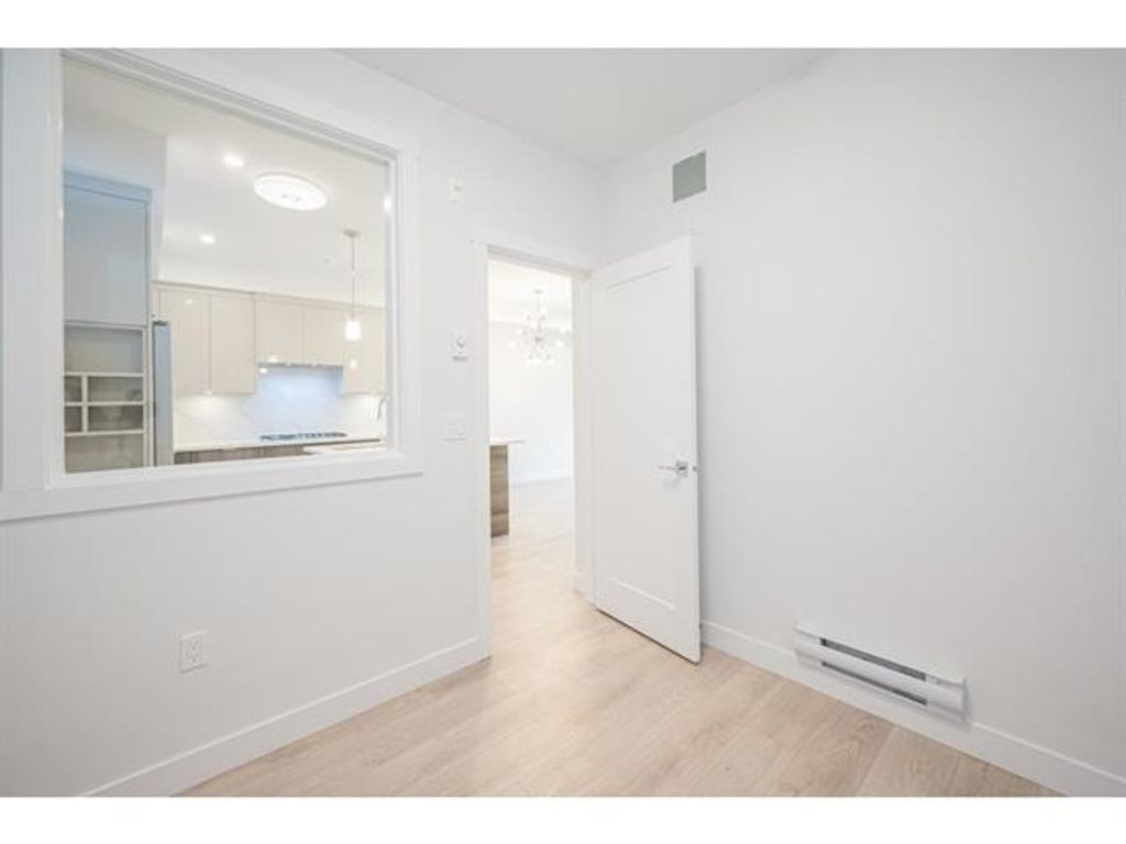 listing image 1105074385221773598