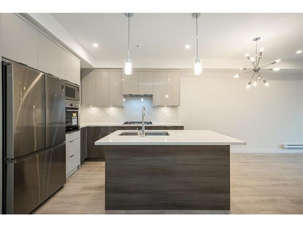 listing image 1103597247532518323