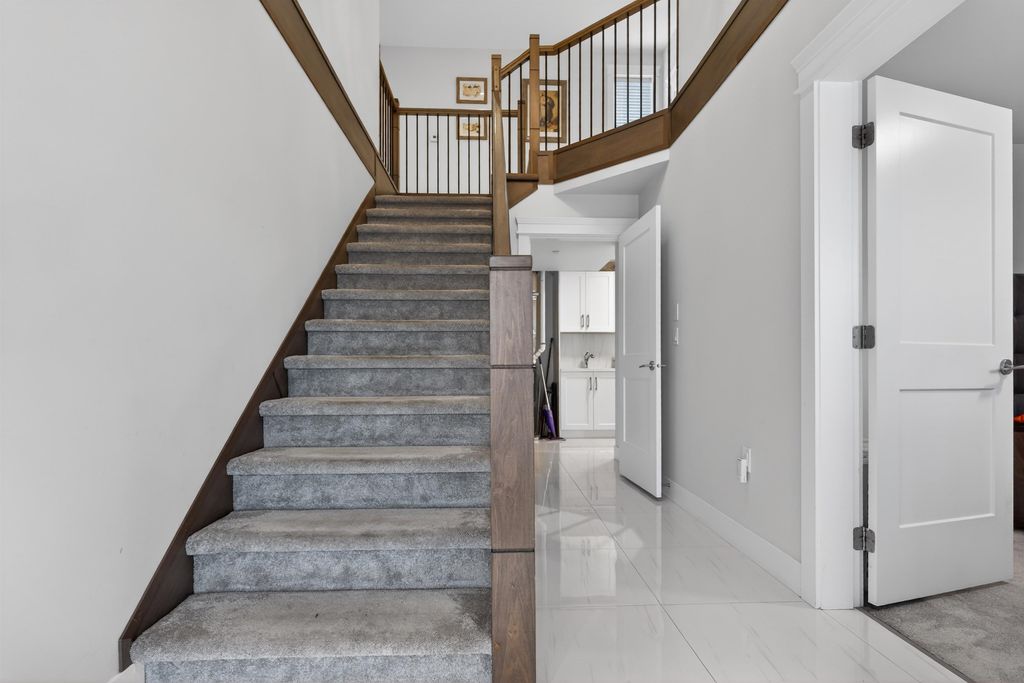 Photo of 20180 Stanton Avenue, Maple Ridge, BC V2X 0E5 (MLS # R3113185)