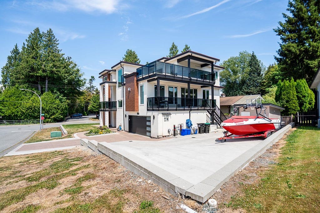 Photo of 20754 48 Avenue, Langley, BC V3A 3L8 (MLS # R3140410)