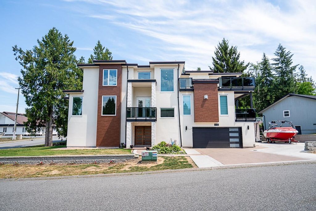 Photo of 20754 48 Avenue, Langley, BC V3A 3L8 (MLS # R3140410)