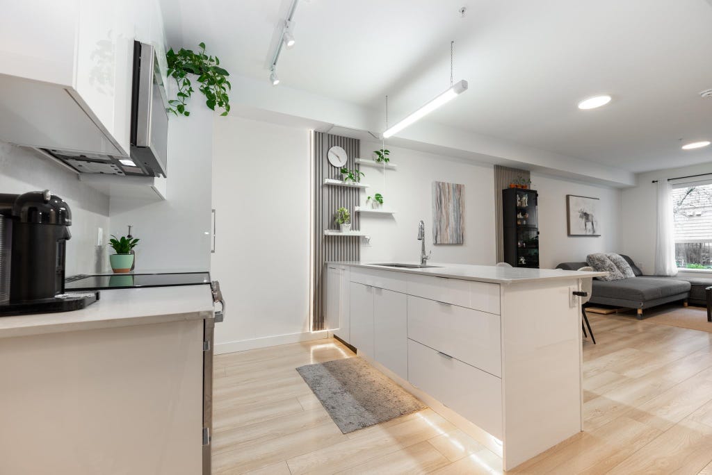 Photo of 11913 Burnett Street #105, Maple Ridge, BC V2X 4N1 (MLS # R3150487)