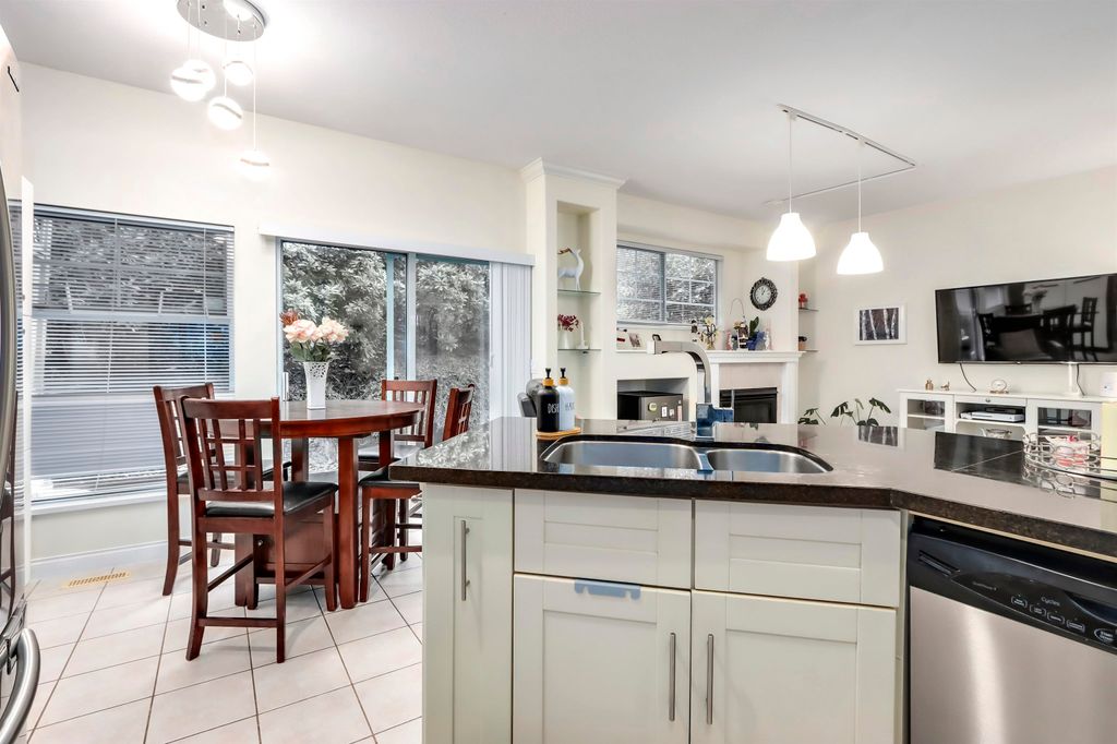 listing image 1104126812380330712