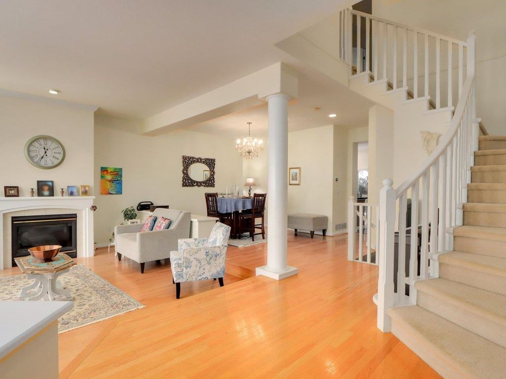listing image 1105798352229457465