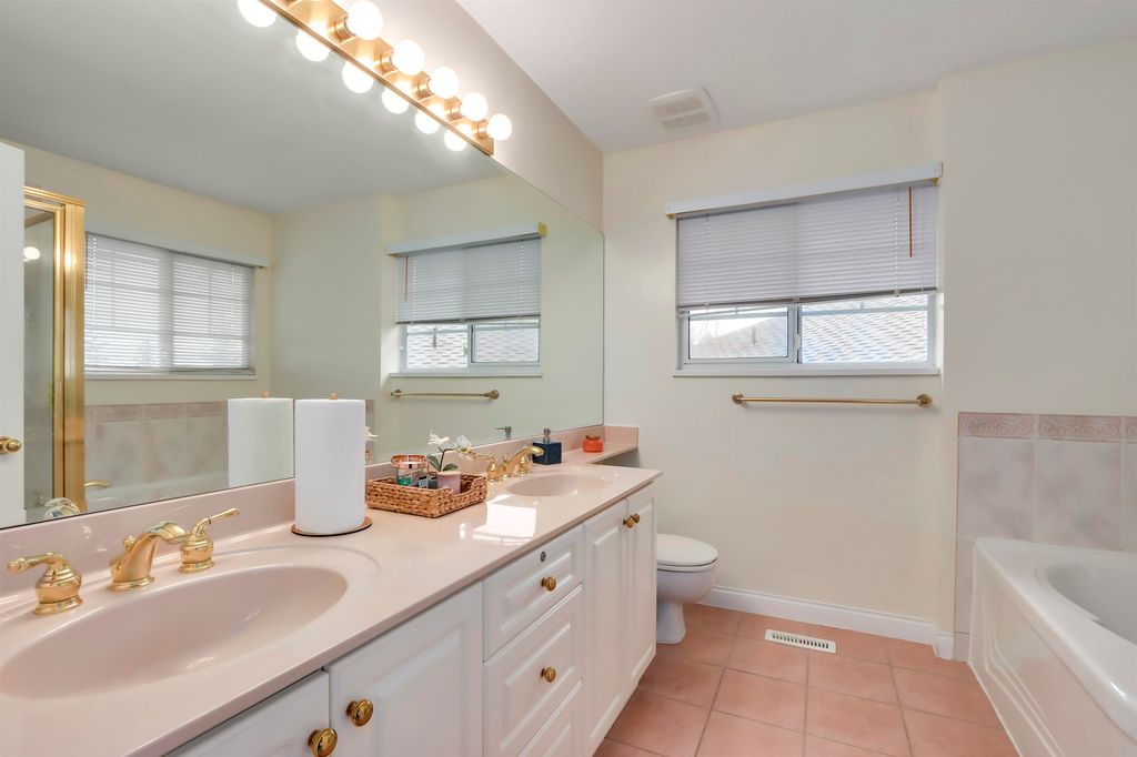 listing image 1107300857820529337