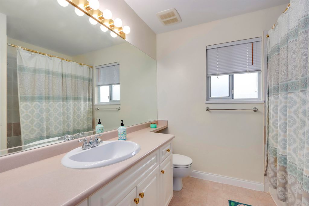 listing image 1107973852254408180