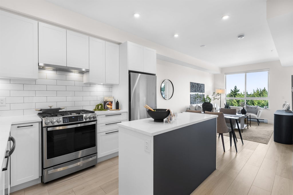 Photo of 32174 George Ferguson Way #405, Abbotsford, BC V2T 0L3 (MLS # R3148193)